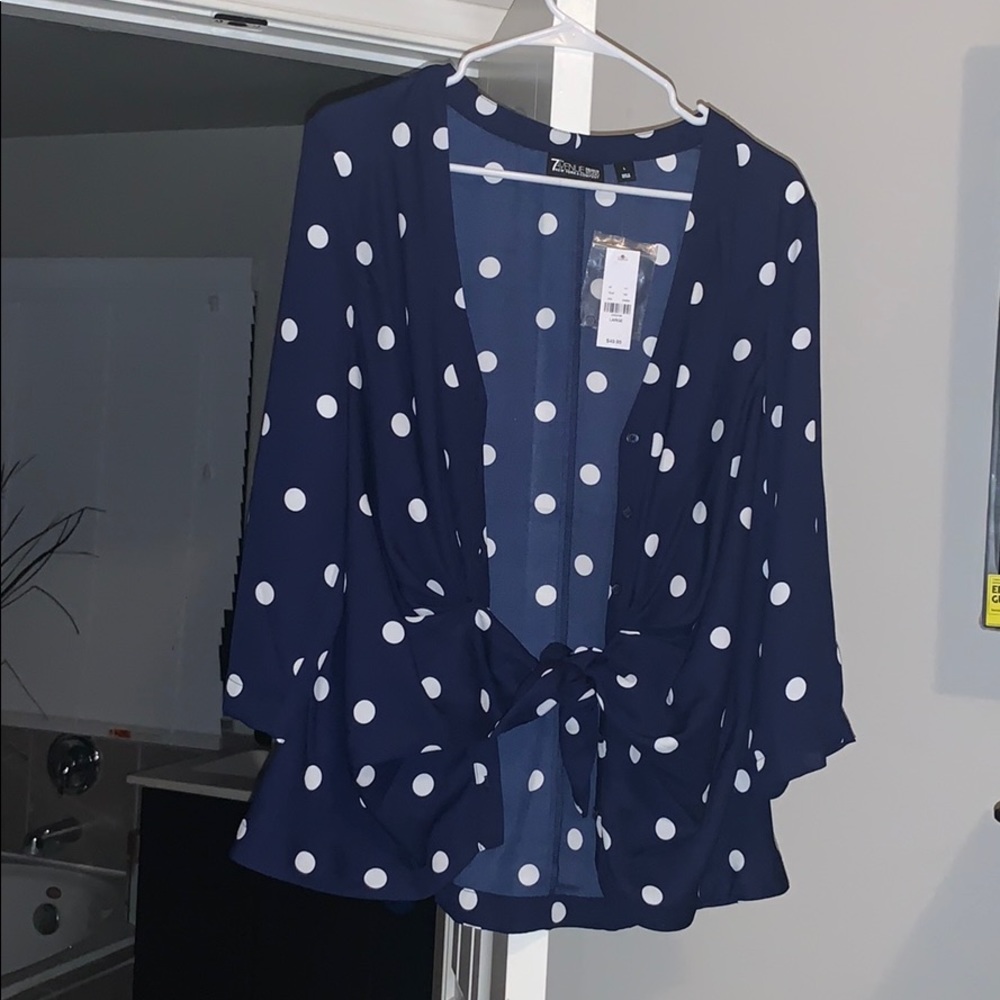 Polka dots! 💙🤍💙🤍